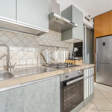 Apartment Karalis