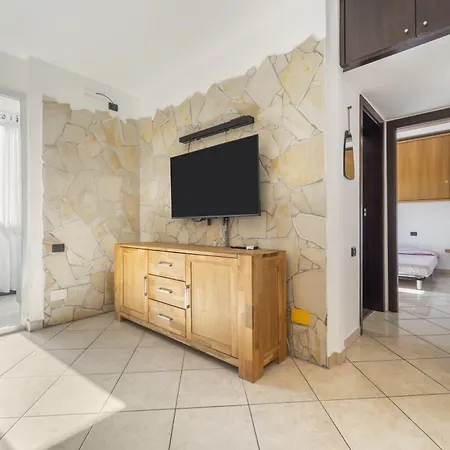 Apartment Karalis