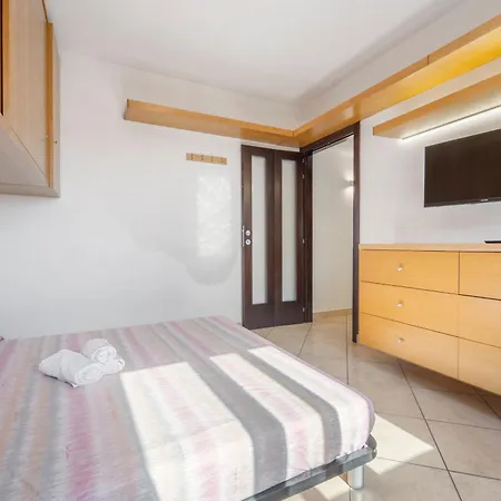 Karalis Apartment *